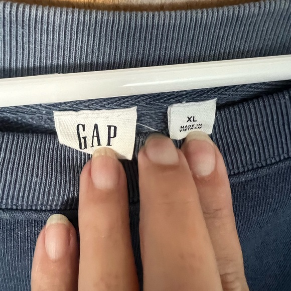 Gap lightweight sweatshirt - Picture 2 of 4